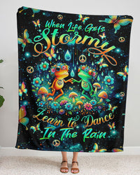 DANCE IN THE RAIN FROG WOVEN AND FLEECE BLANKET - TLTW2803248