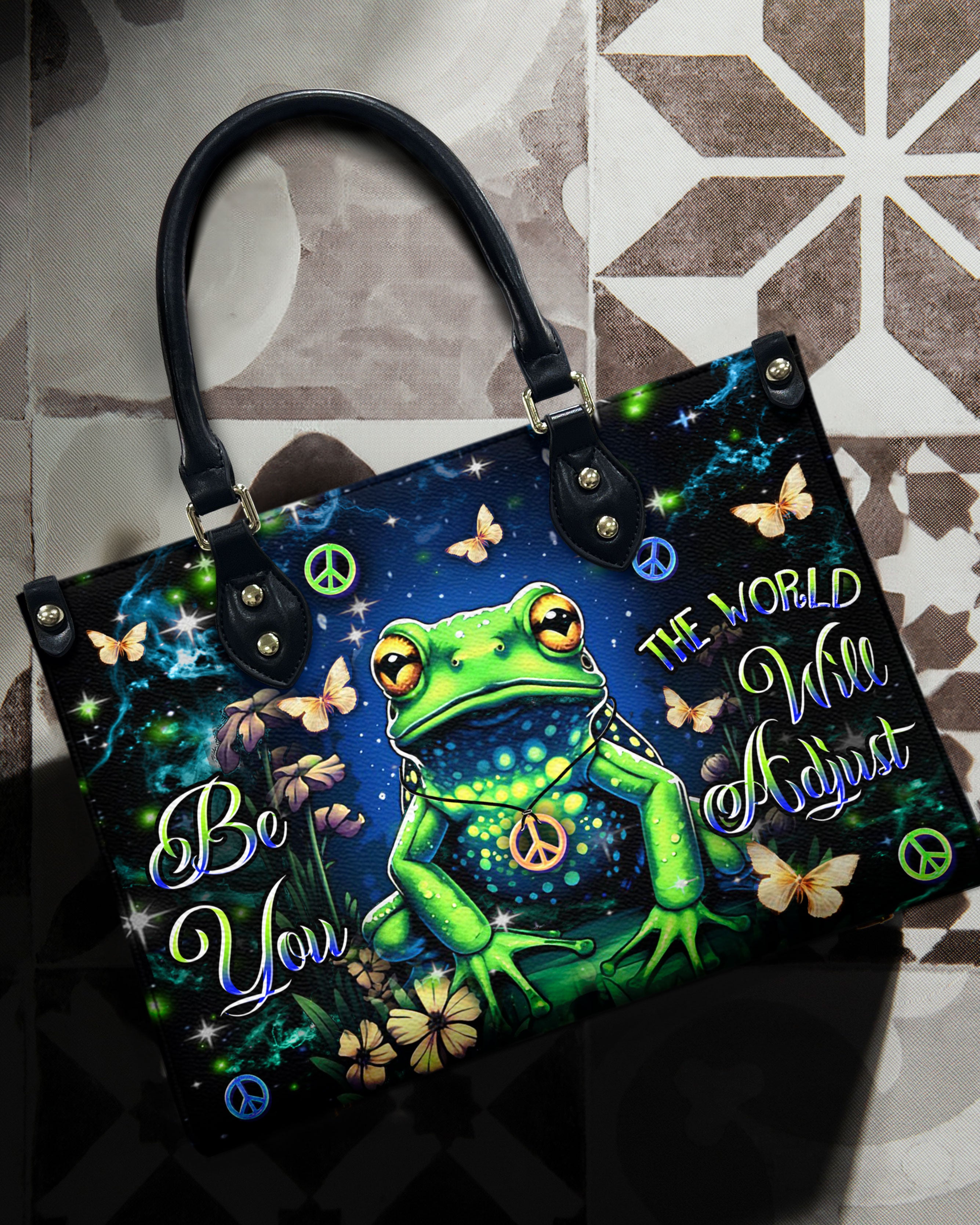 BE YOU THE WORLD WILL ADJUST FROG LEATHER HANDBAG - YHDU2507243